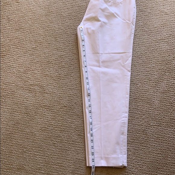 Like new Ann Taylor capris in white size 4! - Picture 7 of 8